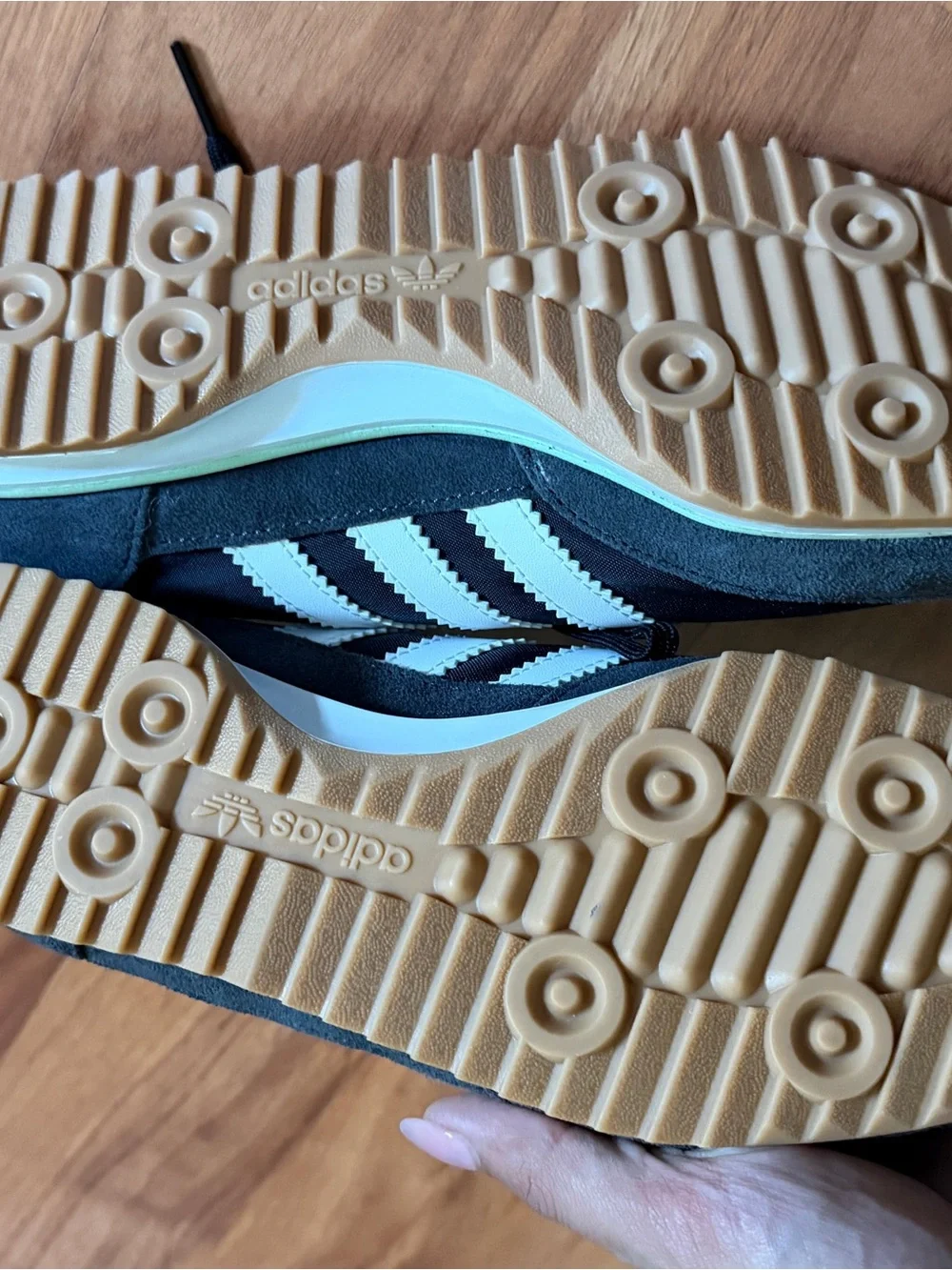 adidas Men's Black and White Retro Trainer Sneakers